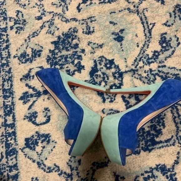 Boutique 9 Claudius Platforms - Picture 15 of 15